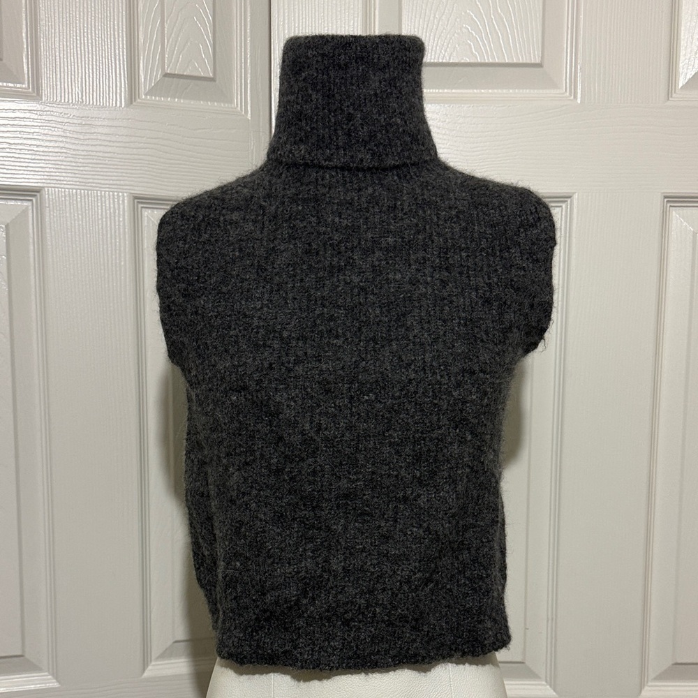 Blumelange Charcoal Gray Sleeveless Turtleneck Sweater Vest Alpaca Bland Classic